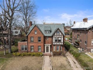 49 Kingsbury Place, St Louis, MO 63112
