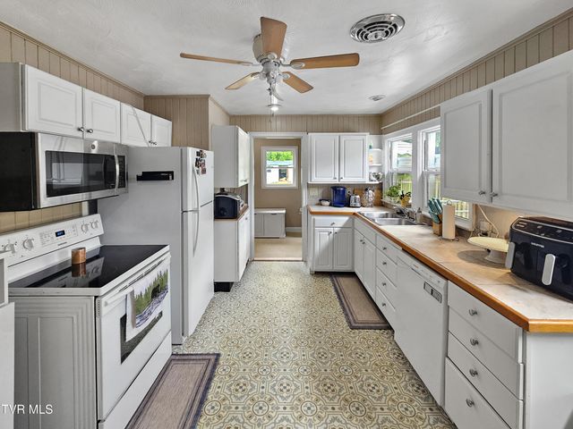 2505 Osborne Street, Bristol, VA 24201