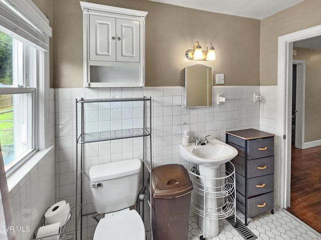 2505 Osborne Street, Bristol, VA 24201