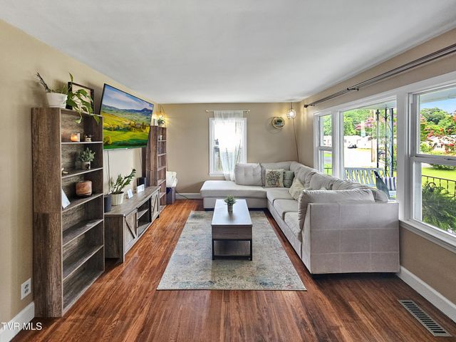 2505 Osborne Street, Bristol, VA 24201