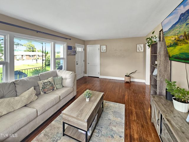 2505 Osborne Street, Bristol, VA 24201