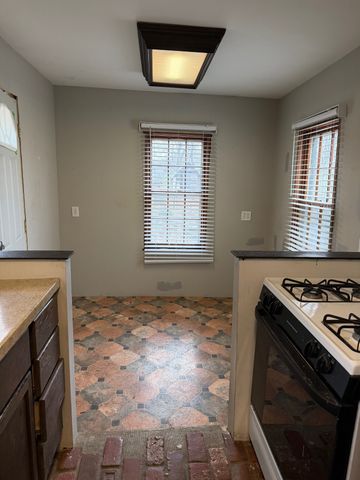 718 Monona Avenue, Des Moines, IA 50315