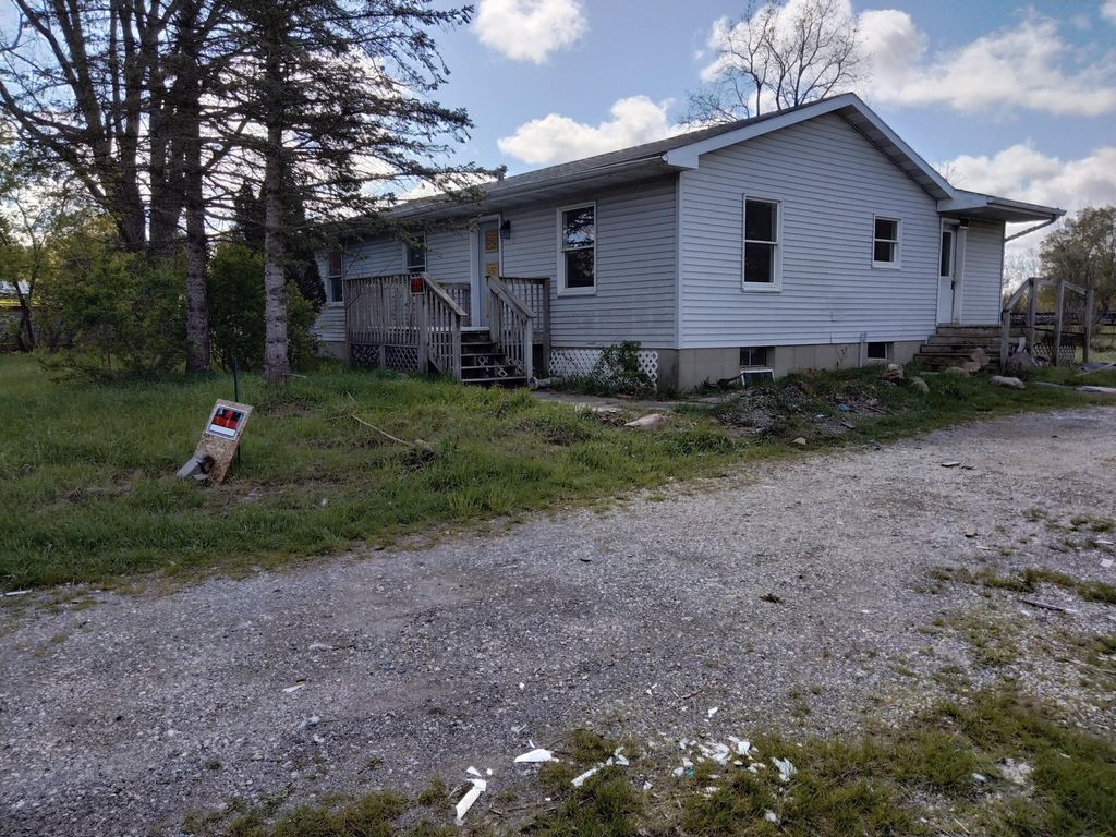 608 10 Mile Road Nw, Alpine Twp, MI 49345