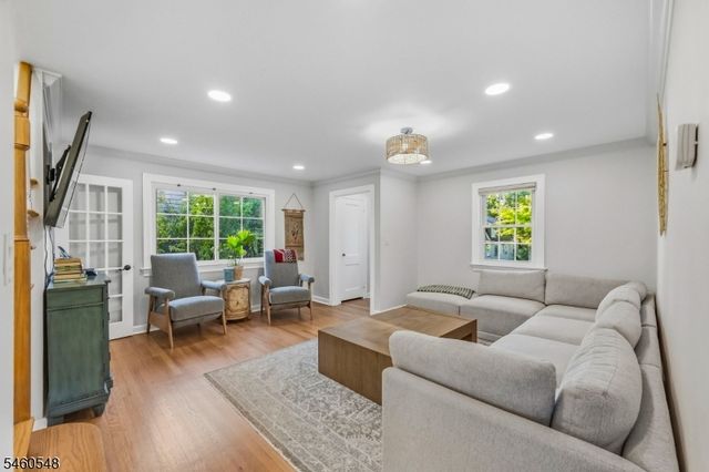 32 New St, Wayne Twp., NJ 07470