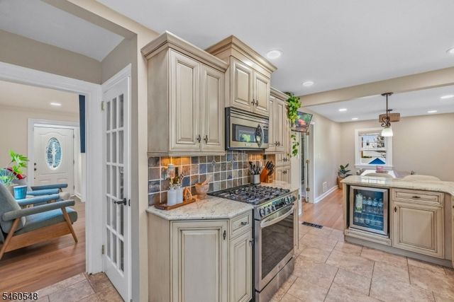 32 New St, Wayne Twp., NJ 07470