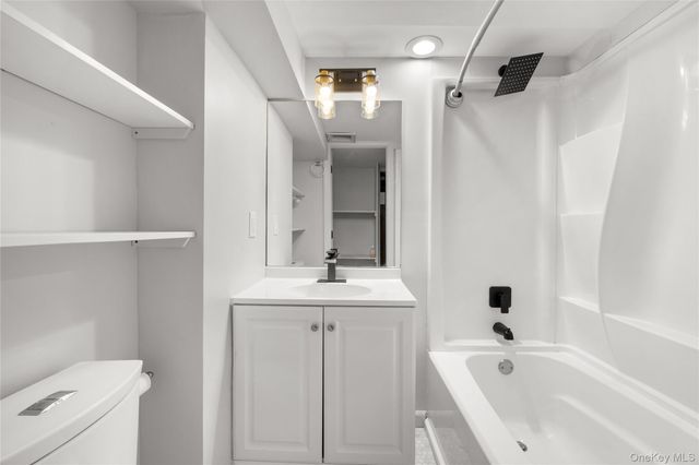 18 Clark Street, Huntington, NY 11743