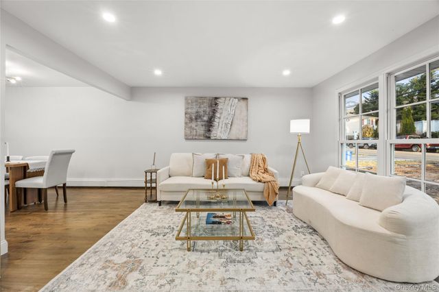 18 Clark Street, Huntington, NY 11743