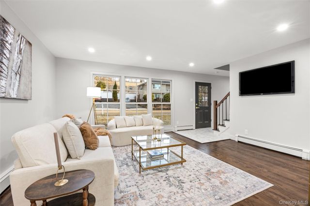 18 Clark Street, Huntington, NY 11743