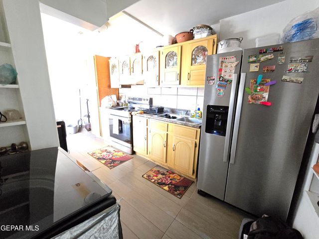 906 Tays Street, A B C D, El Paso, TX 79901