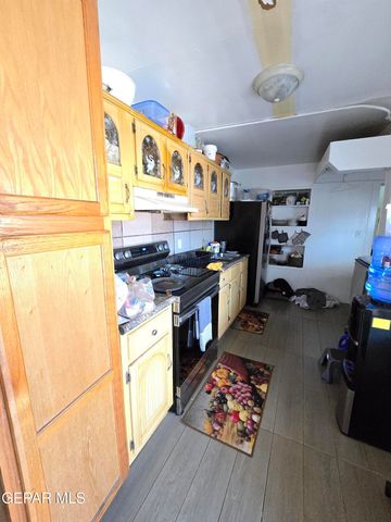 906 Tays Street, A B C D, El Paso, TX 79901