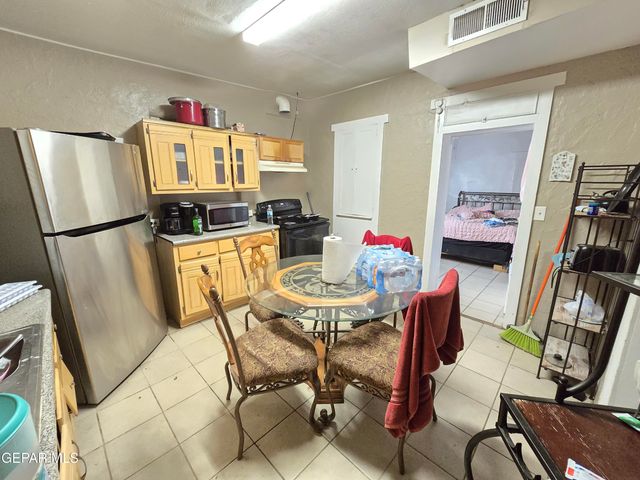 906 Tays Street, A B C D, El Paso, TX 79901