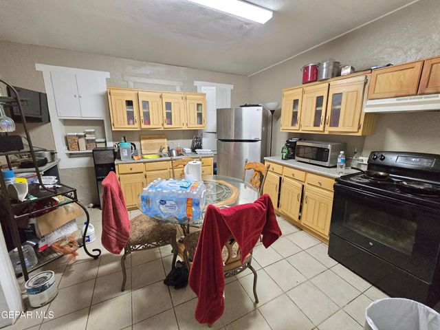 906 Tays Street, A B C D, El Paso, TX 79901