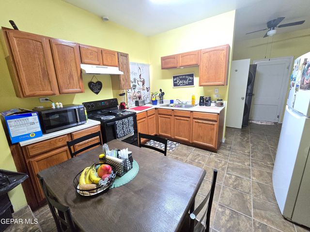 906 Tays Street, A B C D, El Paso, TX 79901