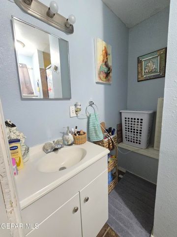 906 Tays Street, A B C D, El Paso, TX 79901