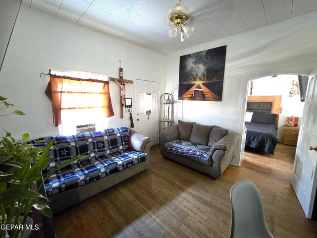 906 Tays Street, A B C D, El Paso, TX 79901