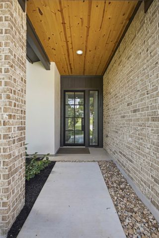 18303 Lake Oaks DR, Jonestown, TX 78645
