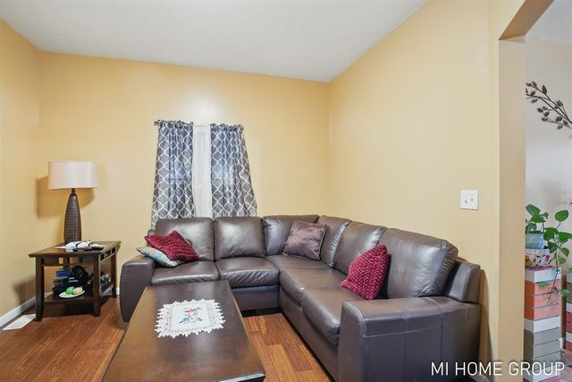 316 W 13th Street, Holland, MI 49423