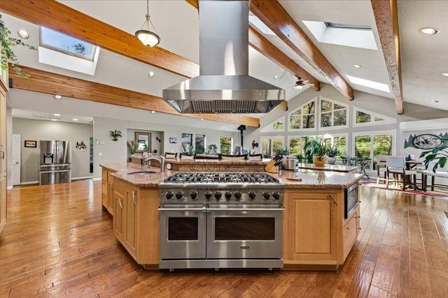 22174 Jennifer Dr, Grass Valley, CA 95949