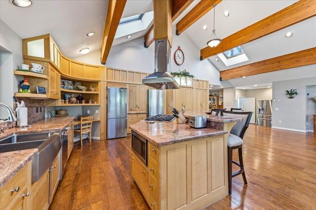 22174 Jennifer Dr, Grass Valley, CA 95949