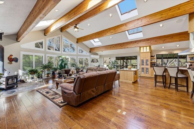 22174 Jennifer Dr, Grass Valley, CA 95949