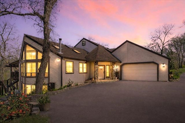 22174 Jennifer Dr, Grass Valley, CA 95949