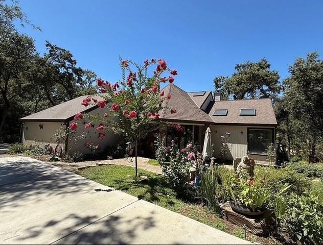 22174 Jennifer Dr, Grass Valley, CA 95949