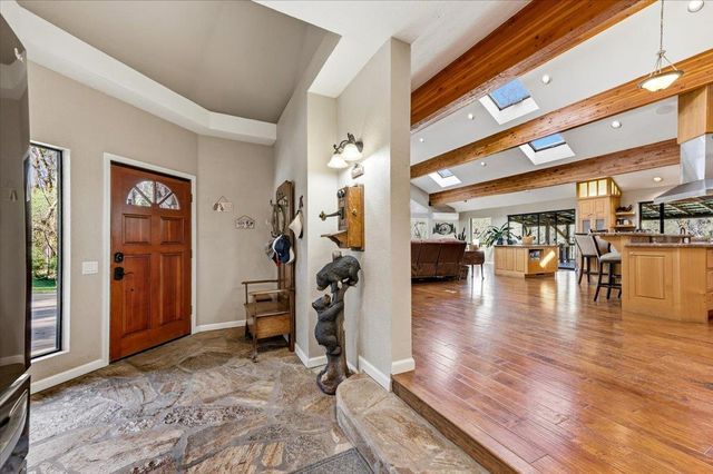 22174 Jennifer Dr, Grass Valley, CA 95949