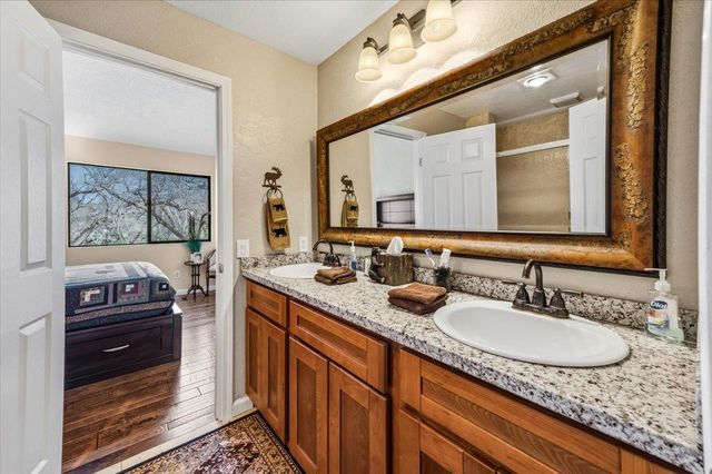 22174 Jennifer Dr, Grass Valley, CA 95949