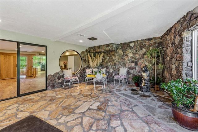 22174 Jennifer Dr, Grass Valley, CA 95949