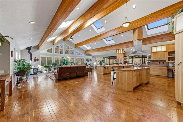 22174 Jennifer Dr, Grass Valley, CA 95949