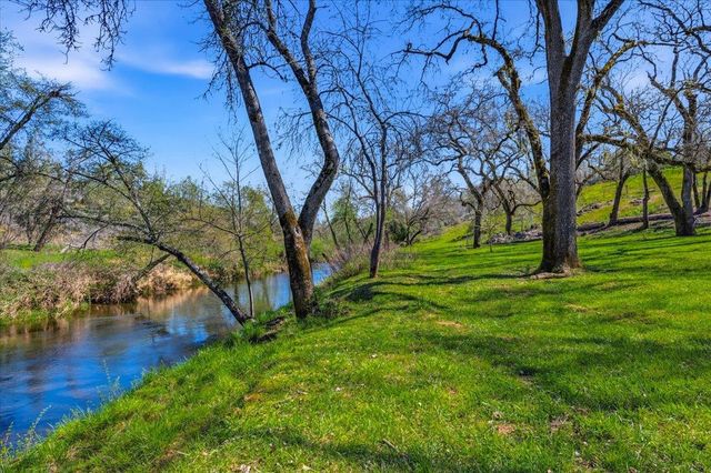 22174 Jennifer Dr, Grass Valley, CA 95949