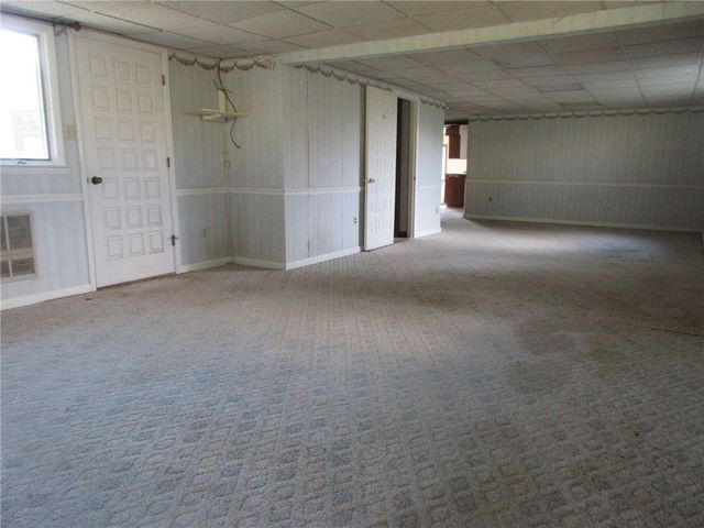 35 Pleasant Valley Rd, Buffalo Twp, PA 15323