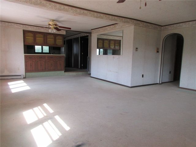 35 Pleasant Valley Rd, Buffalo Twp, PA 15323