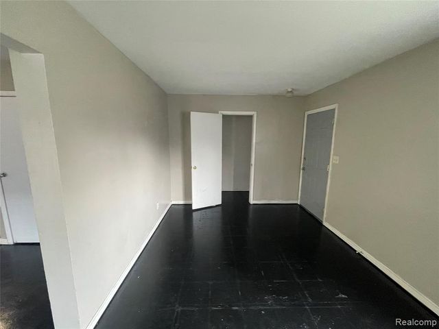 2116 Wood Street, Saginaw, MI 48638