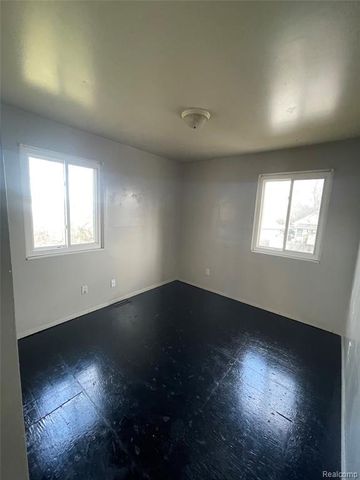 2116 Wood Street, Saginaw, MI 48638