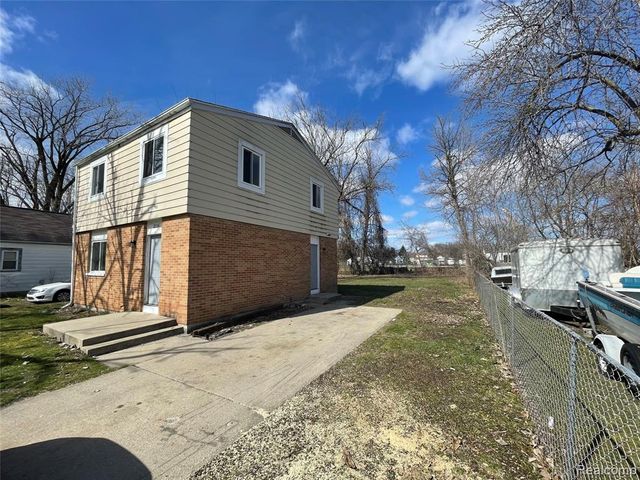 2116 Wood Street, Saginaw, MI 48638