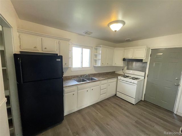 2116 Wood Street, Saginaw, MI 48638