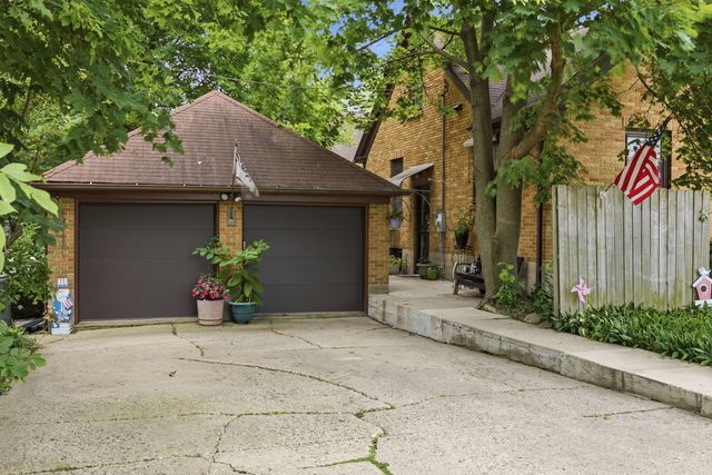 45 N Aldine Street, Elgin, IL 60123