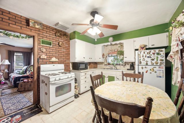 45 N Aldine Street, Elgin, IL 60123