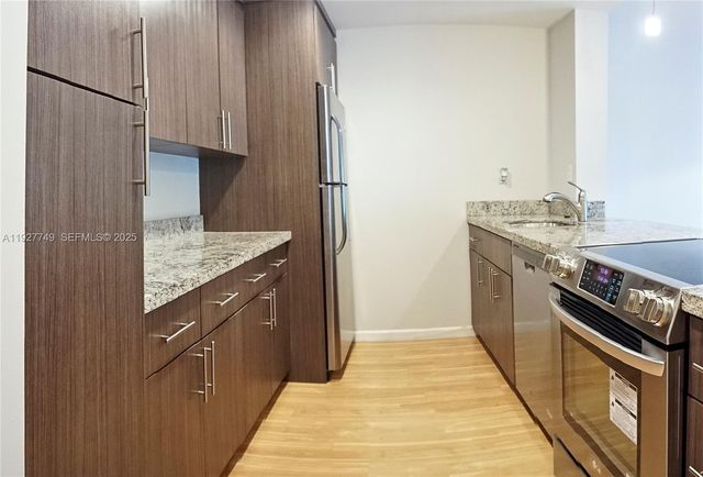 9651 SW 77th Ave 304E, Miami, FL 33156