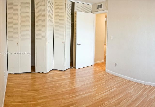 9651 SW 77th Ave 304E, Miami, FL 33156