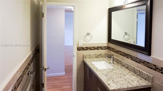 9651 SW 77th Ave 304E, Miami, FL 33156