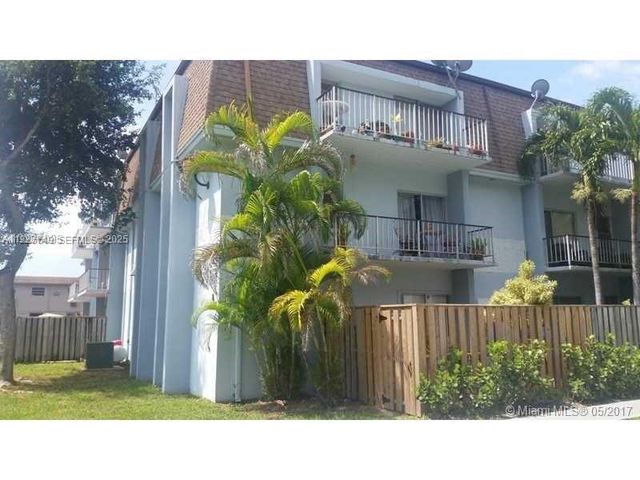 9651 SW 77th Ave 304E, Miami, FL 33156