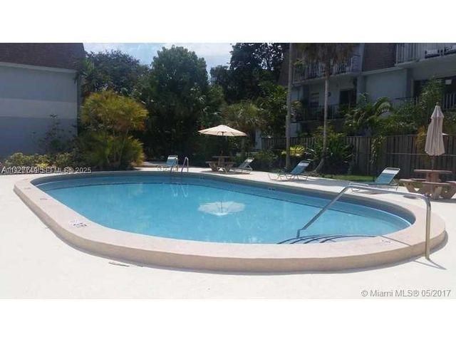 9651 SW 77th Ave 304E, Miami, FL 33156