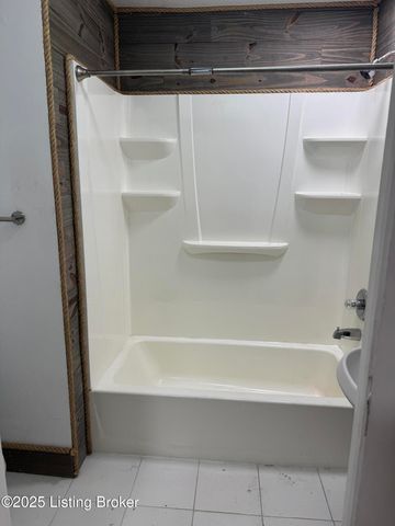 424 S 22nd St 2, Louisville, KY 40211