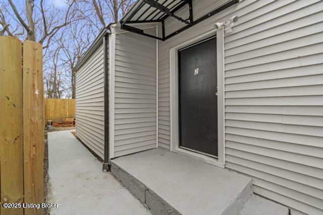 424 S 22nd St 2, Louisville, KY 40211