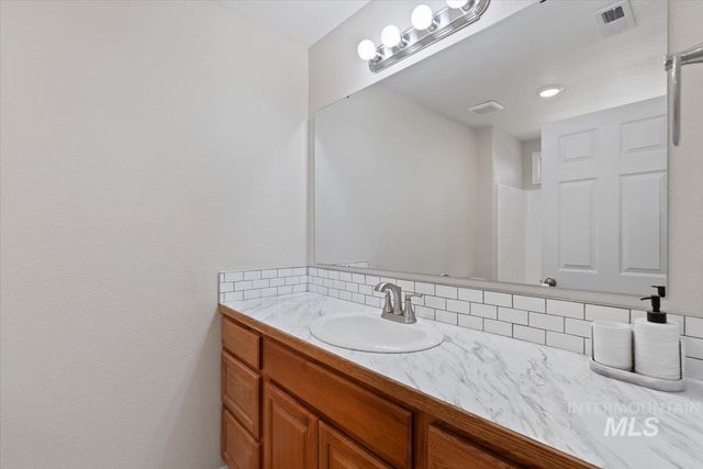 1397 W Silver Salmon Dr, Meridian, ID 83642