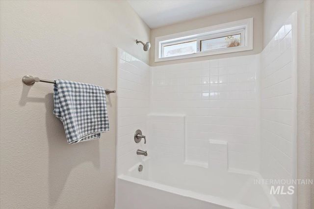 1397 W Silver Salmon Dr, Meridian, ID 83642