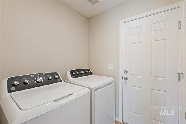 1397 W Silver Salmon Dr, Meridian, ID 83642