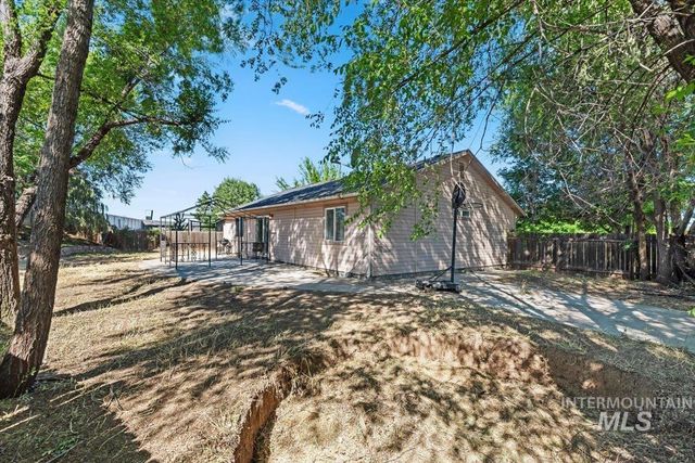 1397 W Silver Salmon Dr, Meridian, ID 83642